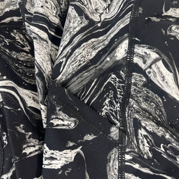 Torrid Active Black/White Marble Print Moisture Wicking Workout Leggings Sz  2X - Picture 6 of 7
